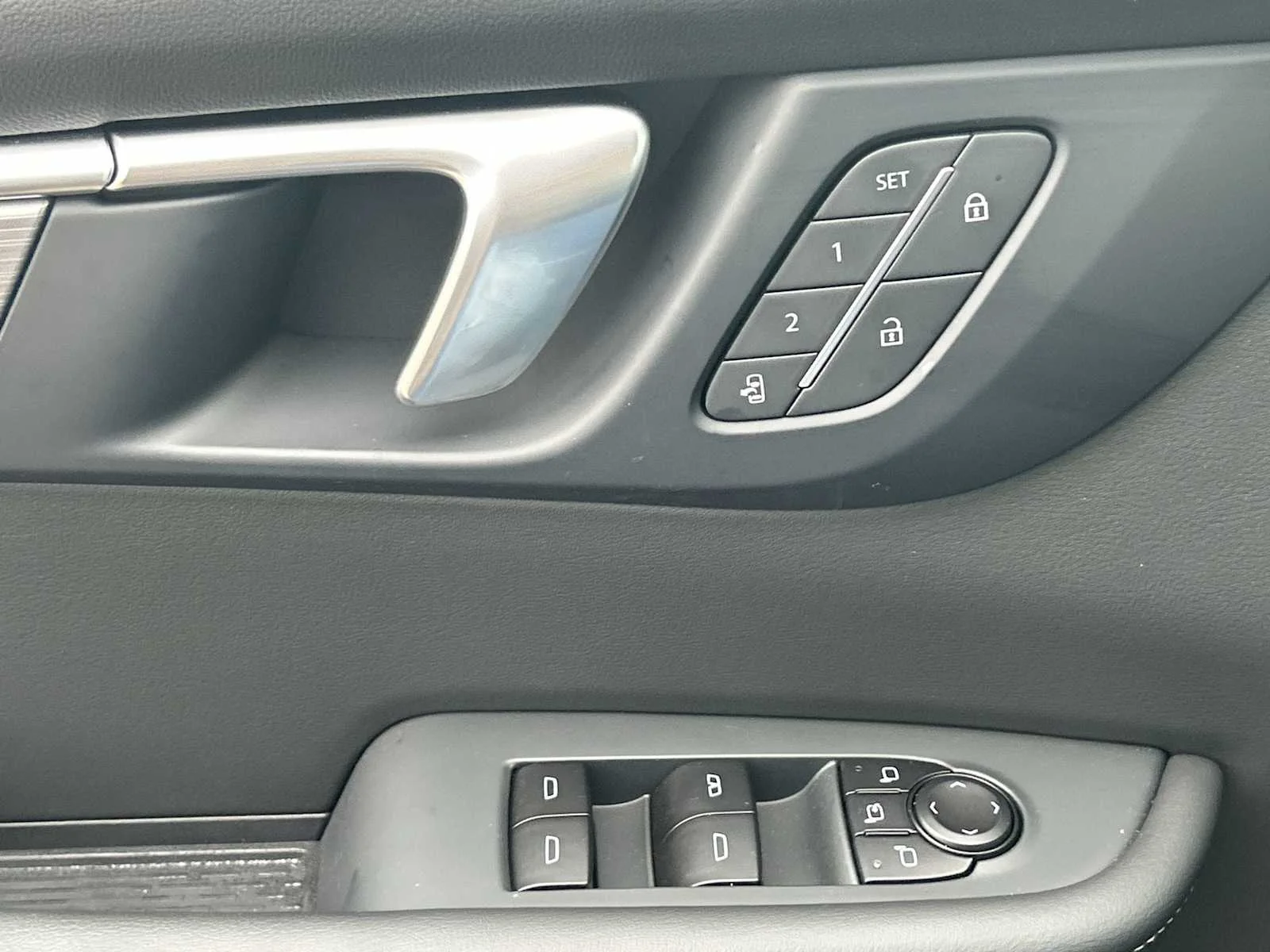 2026 Buick Enclave Preferred - Photo 24