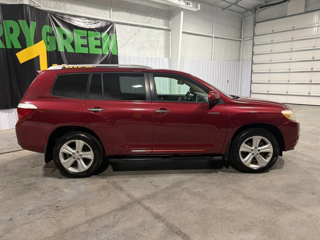Used 2008 Salsa Red Pearl Toyota Limited image 4