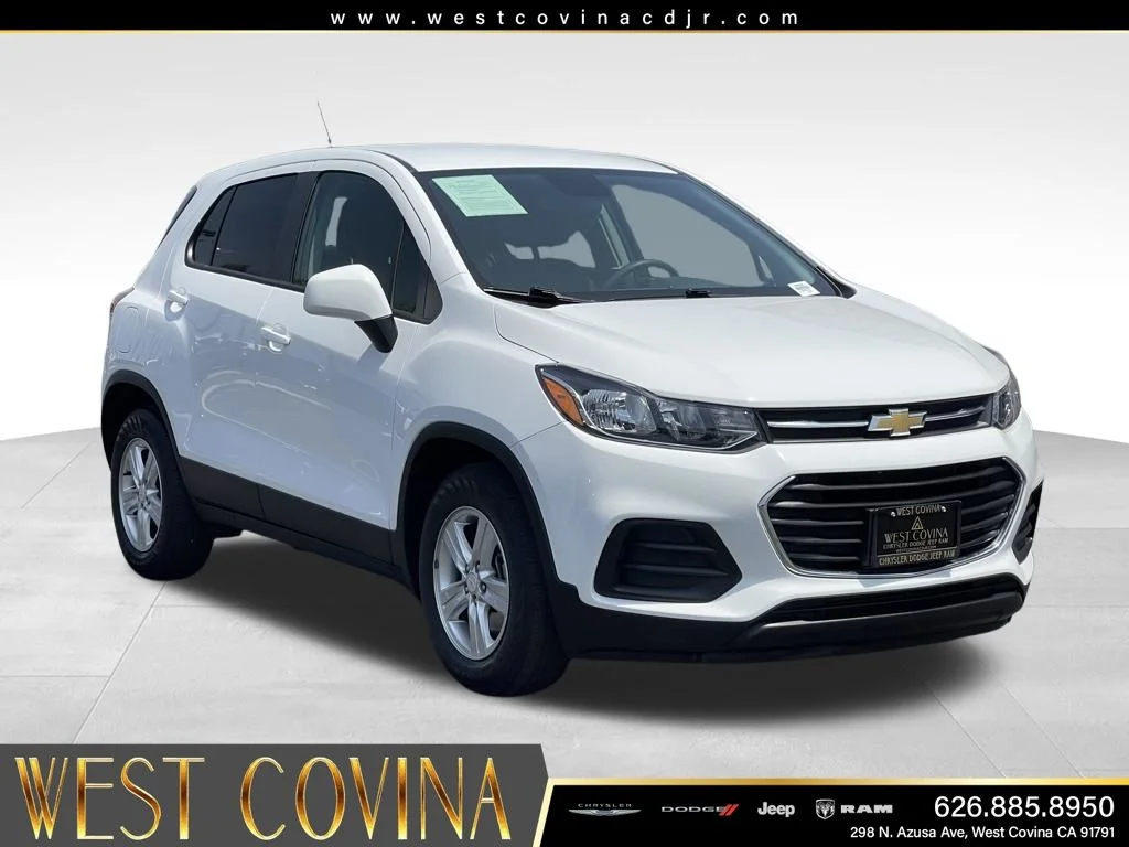 2022 Chevrolet Trax LS's photo