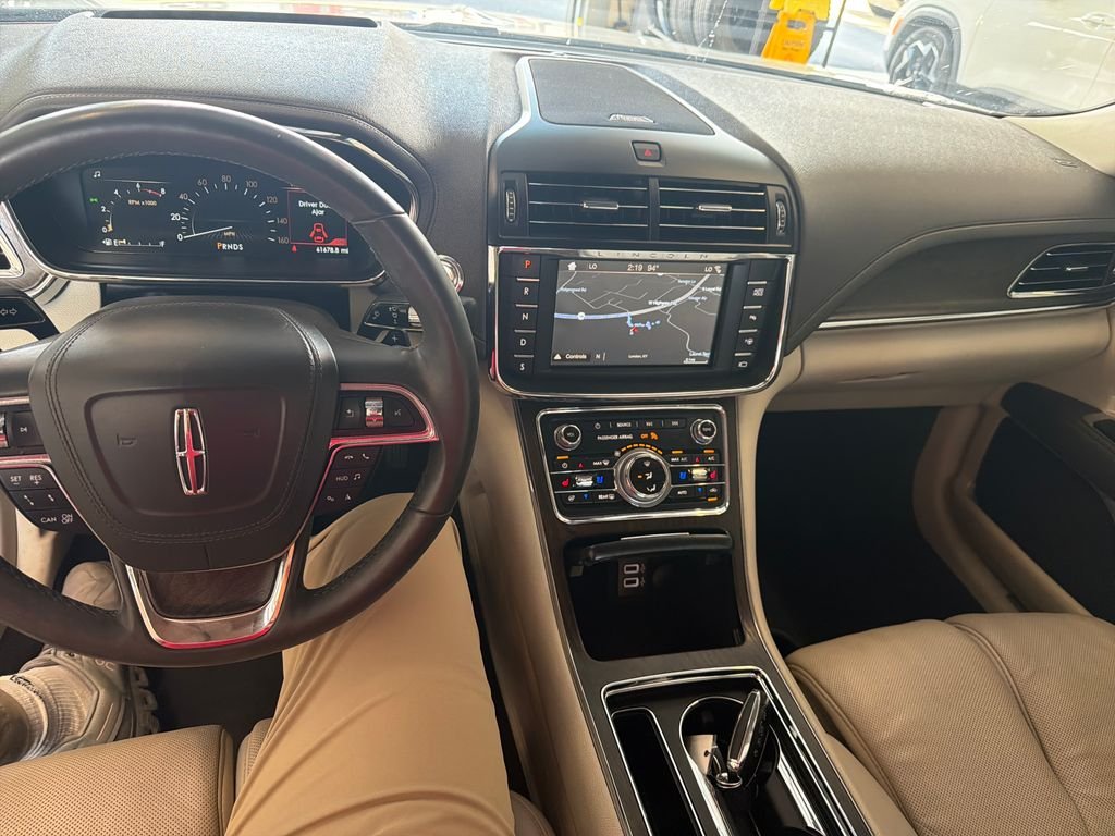 Used 2019 Silver Lincoln Reserve image 15