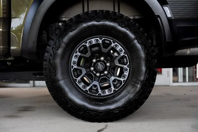 Used 2024 Shelter Green Ford Raptor image 13
