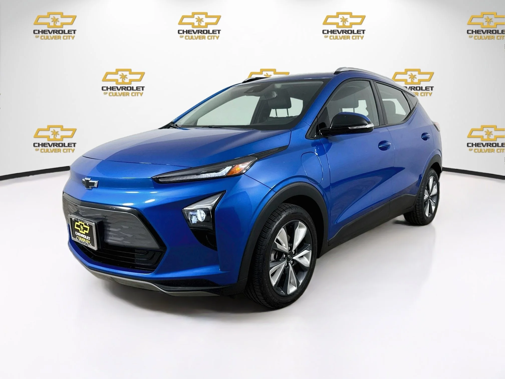 Used 2022 BRIGHT BLUE METALLIC Chevrolet LT image 3