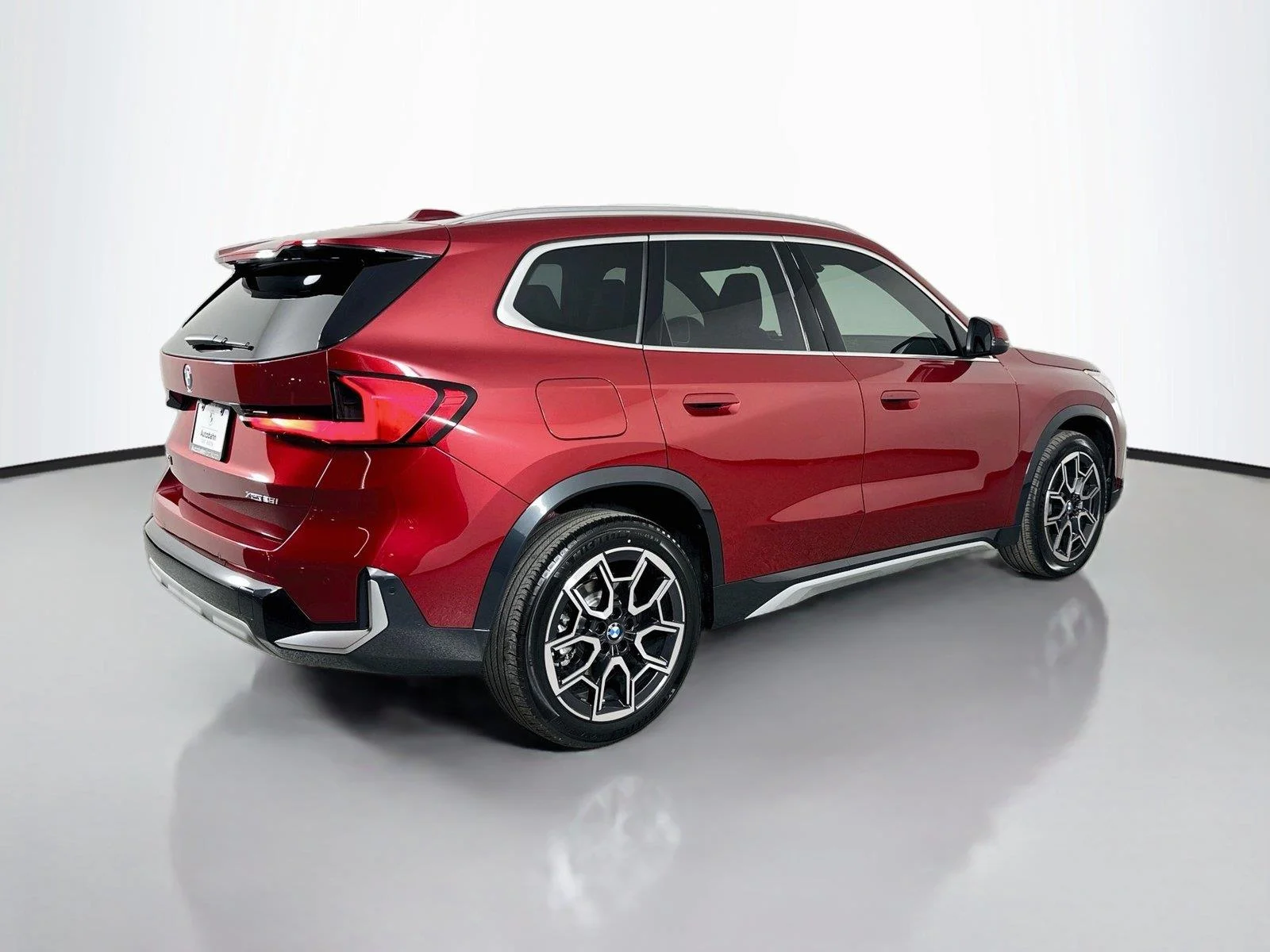 Used 2026 Vegas Red Metallic BMW xDrive28i image 5