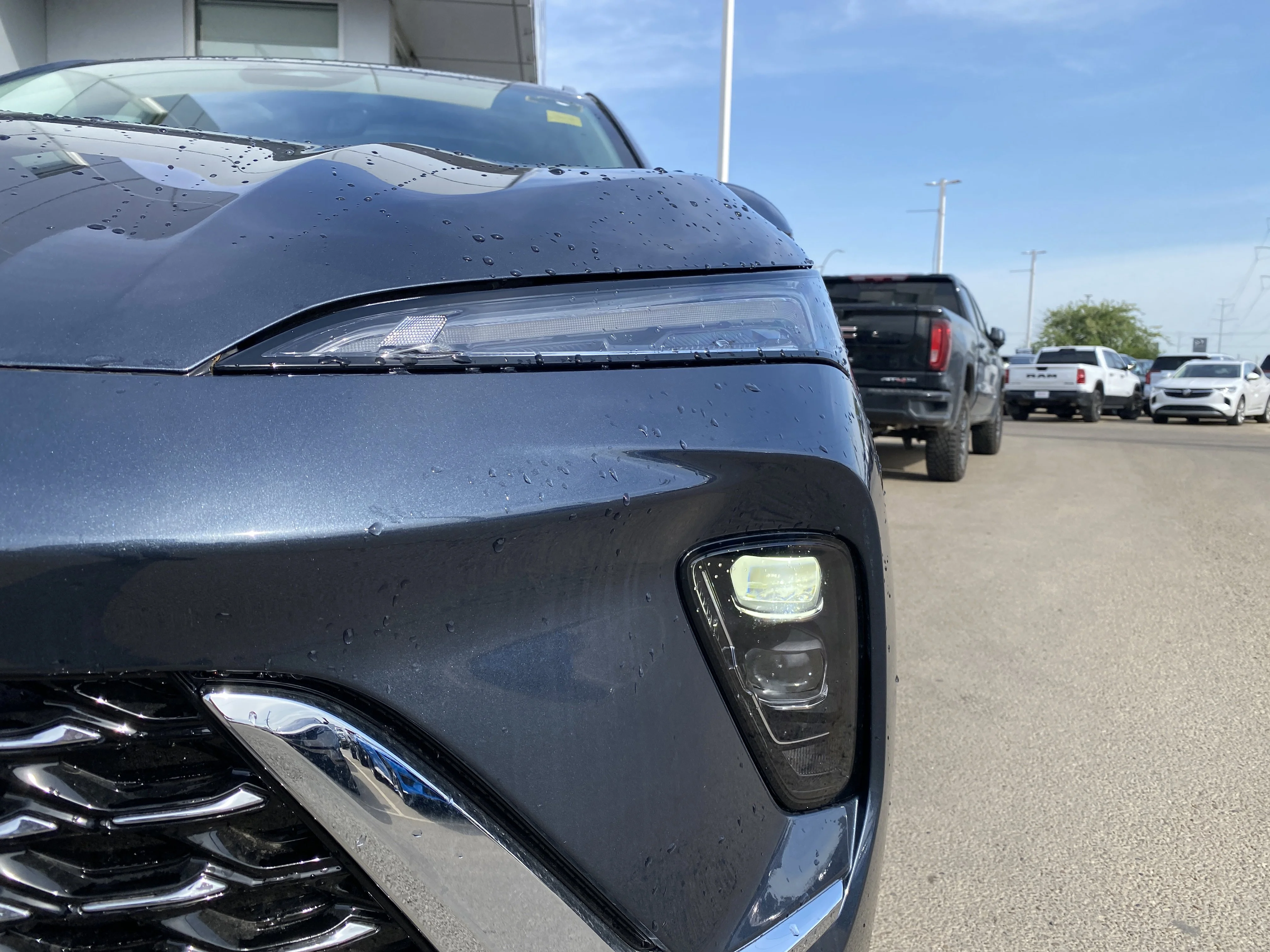 New 2026 QUARTZ BLUE METALLIC Buick Avenir image 10