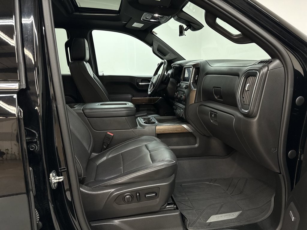 Used 2020 Black Chevrolet High Country image 18