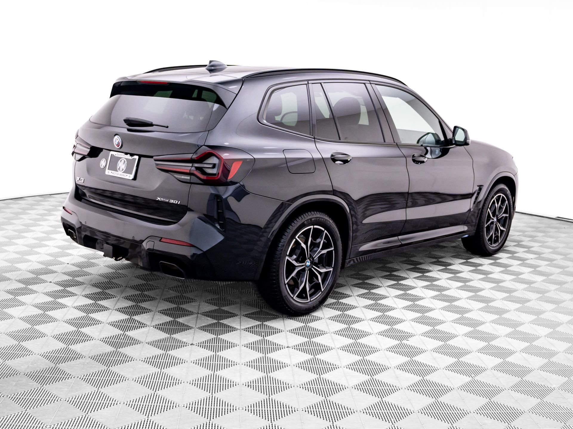 Certified Used 2023 Black Sapphire Metallic BMW xDrive30i image 5