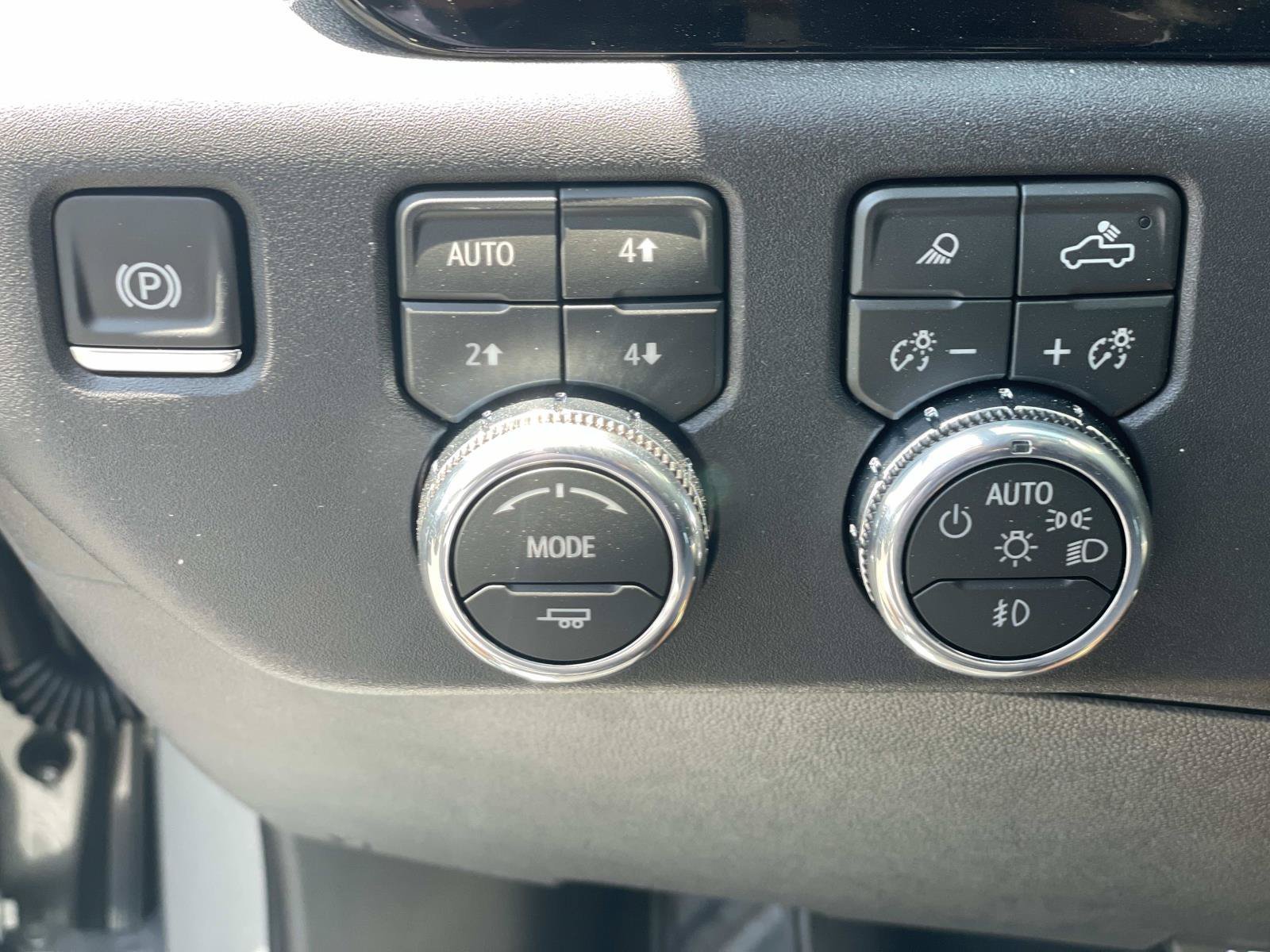 2026 GMC Sierra 1500 SLT - Photo 17