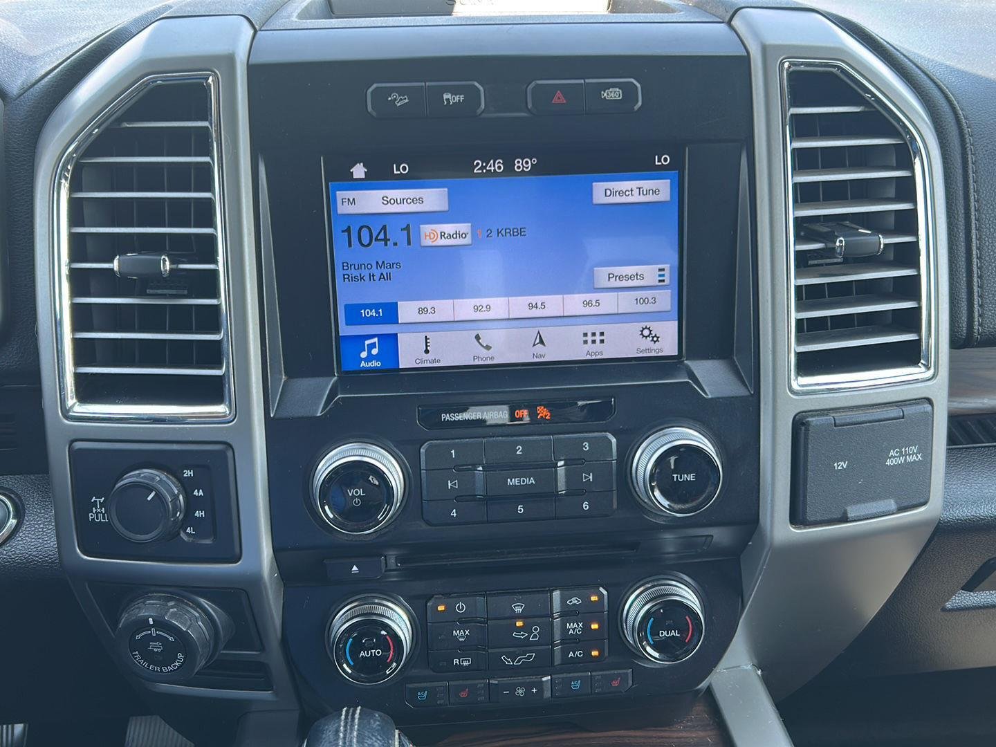 Used 2016 White Platinum Metallic Tri-Coat Ford Lariat image 8