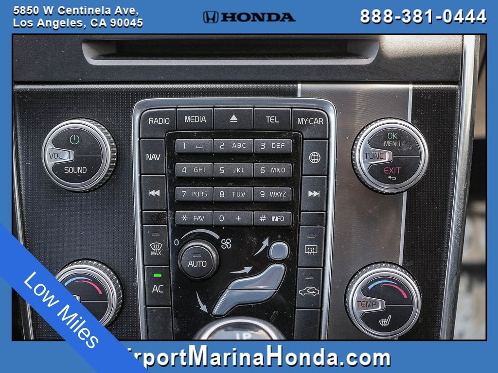 Used 2015 Crystal White Pearl Volvo T6 R-Design image 23