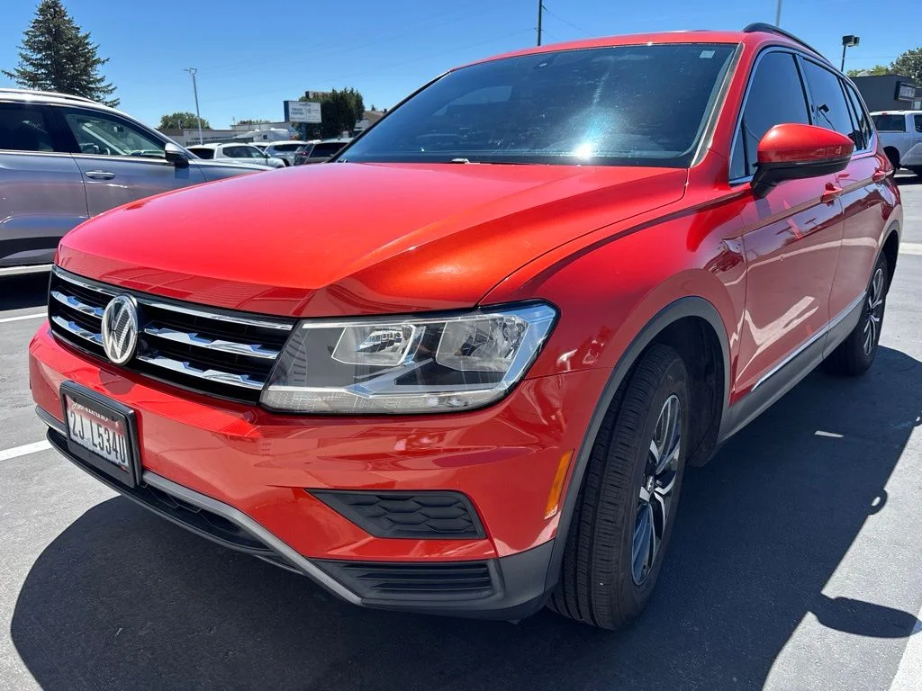 Used 2018 Orange Volkswagen 2.0T SE image 2