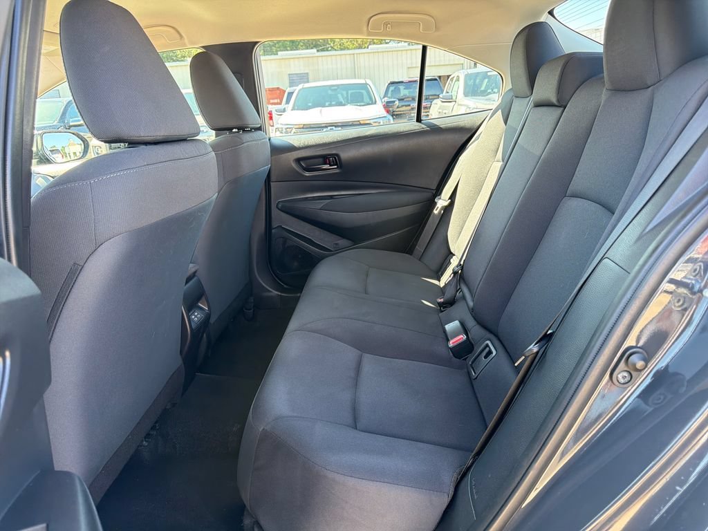 2025 Toyota Corolla LE - Photo 25