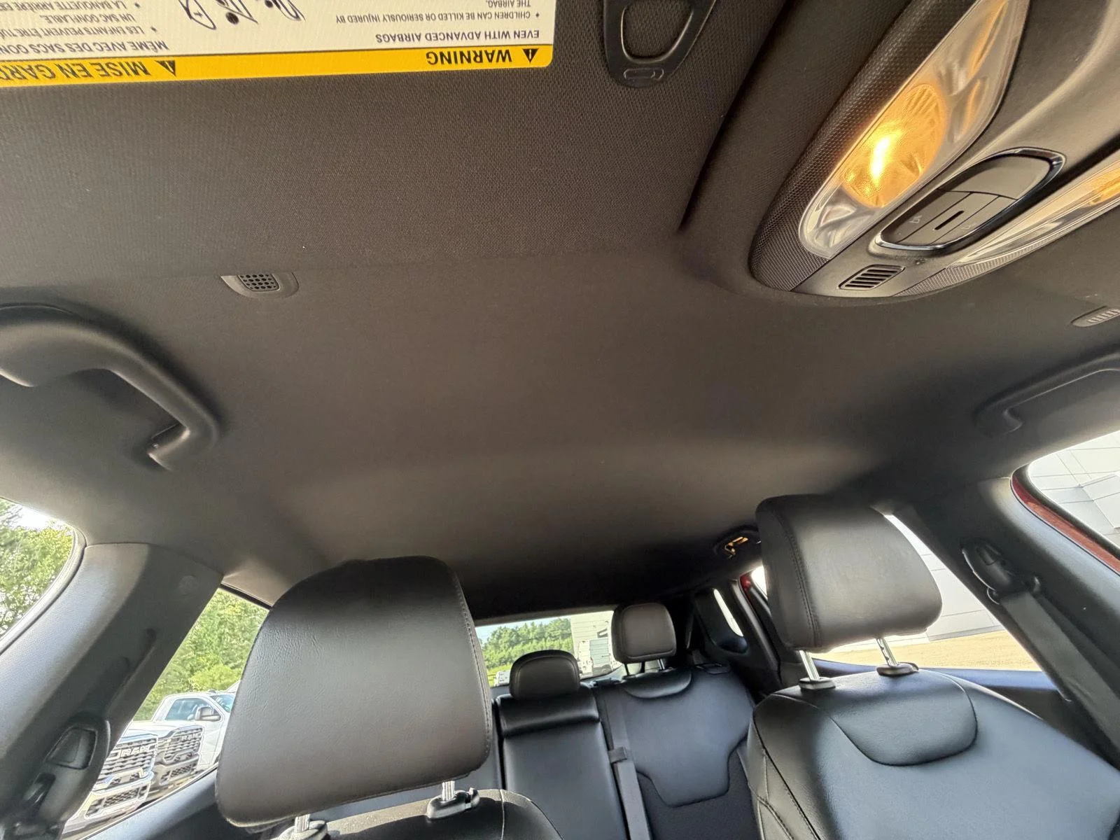 Used 2025 Red Hot Pearlcoat Jeep Latitude image 21