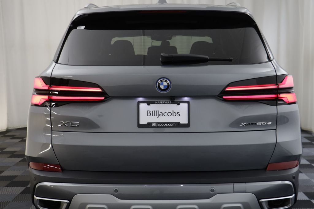 New 2026 Skyscraper Grey Metallic BMW xDrive50e image 17