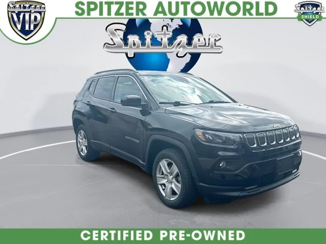 Used 2022 Black Jeep Latitude image 2