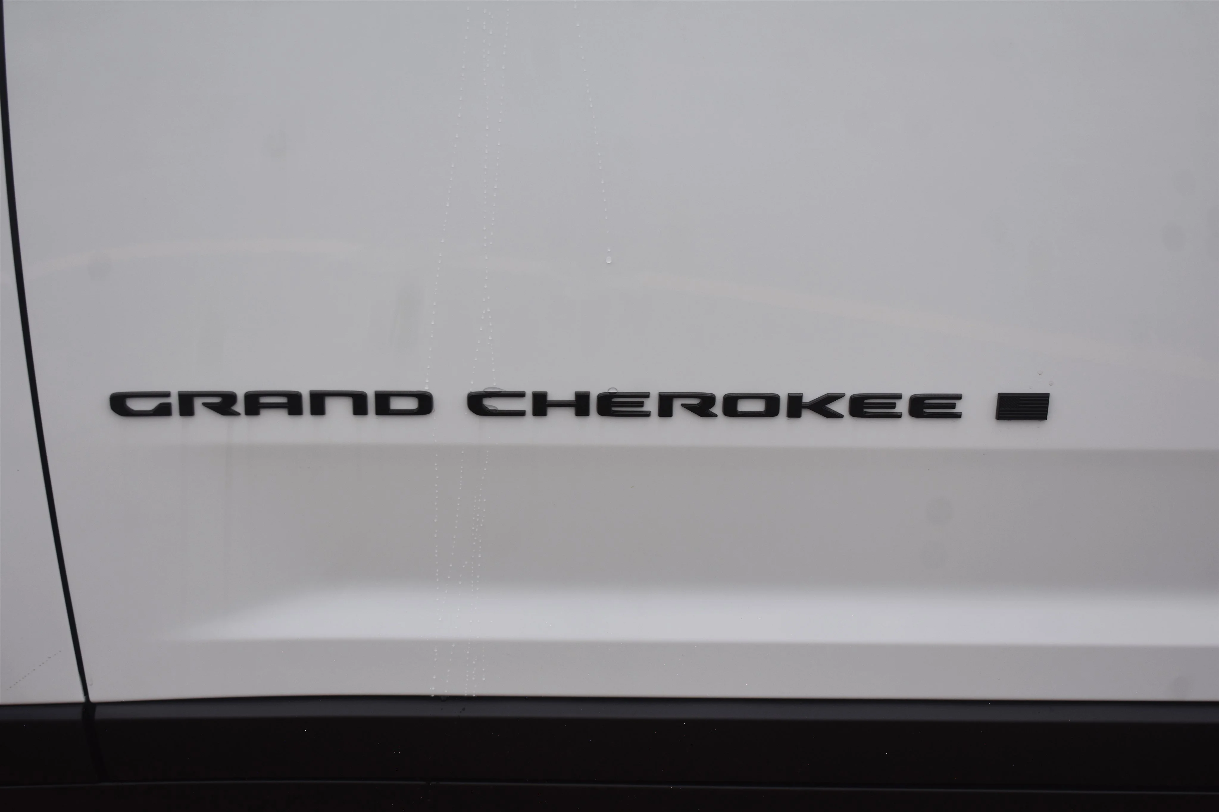 New 2026 Bright White Clearcoat Jeep Laredo Altitude image 11