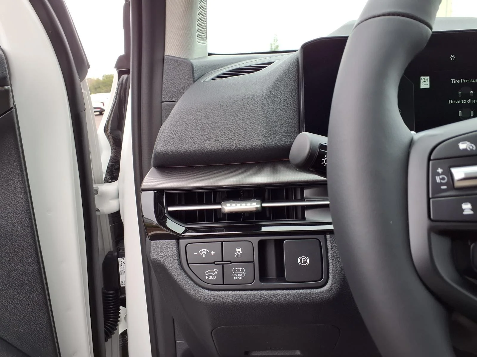 New 2027 Snow White Pearl Kia SX-Prestige image 10
