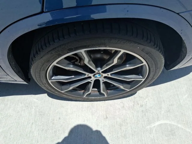 Used 2024 Blue BMW sDrive30i image 20
