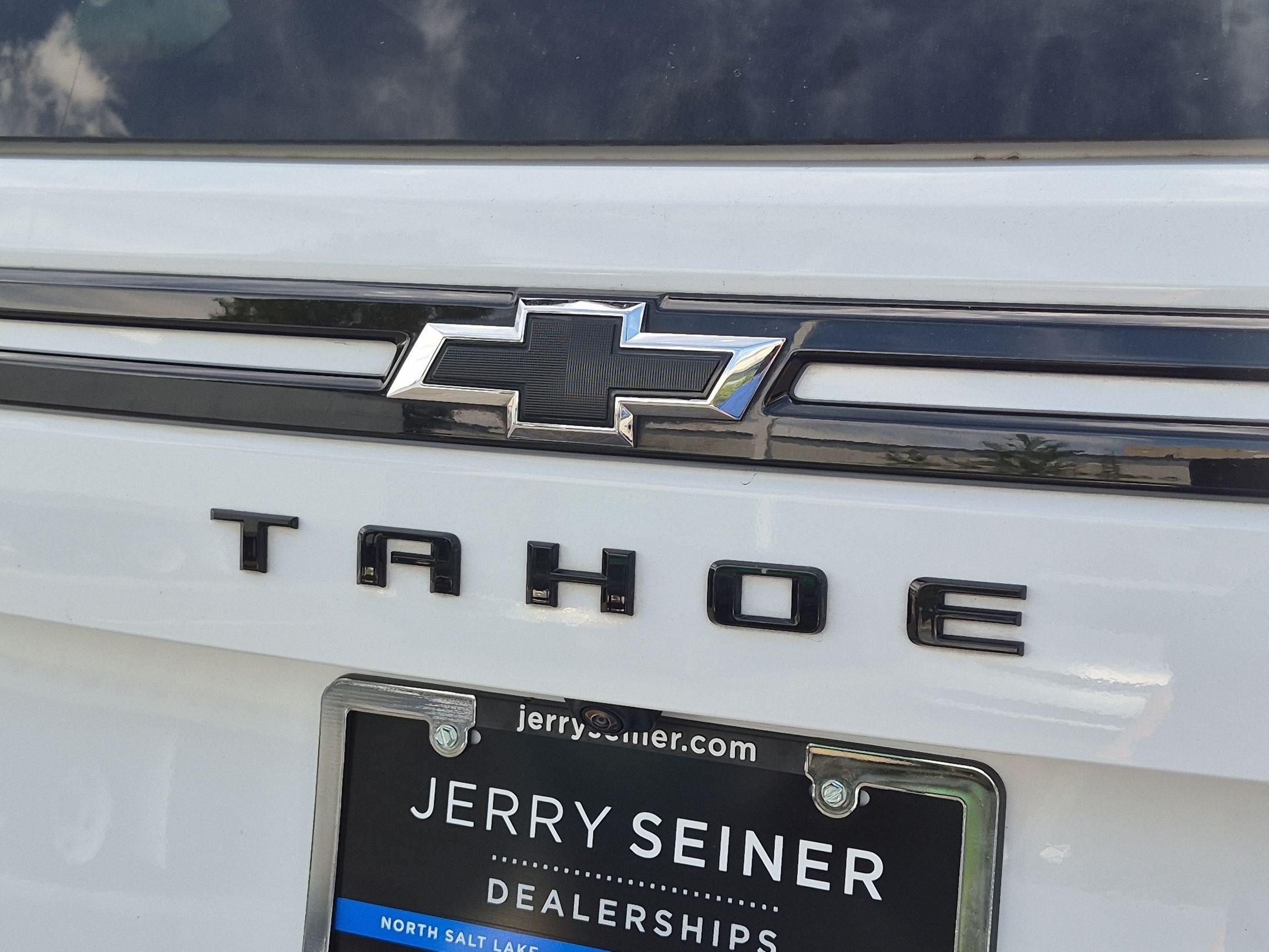 Used 2024 Summit White Chevrolet RST image 13