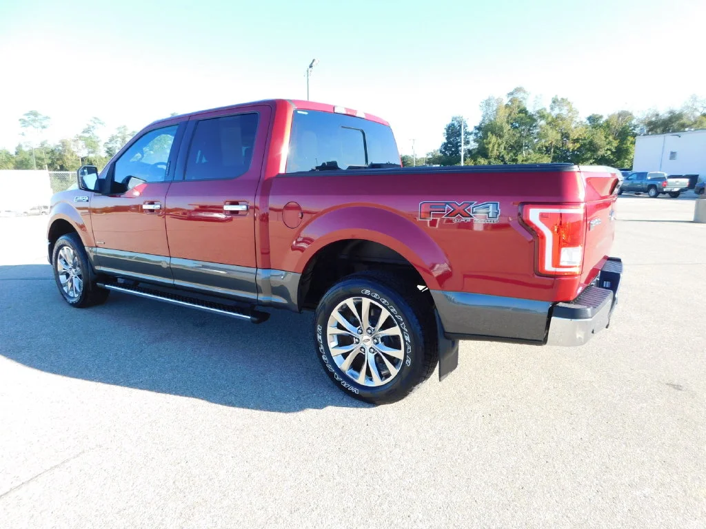 Used 2016 Ruby Red Metallic Tinted Clearcoat Ford XLT image 8