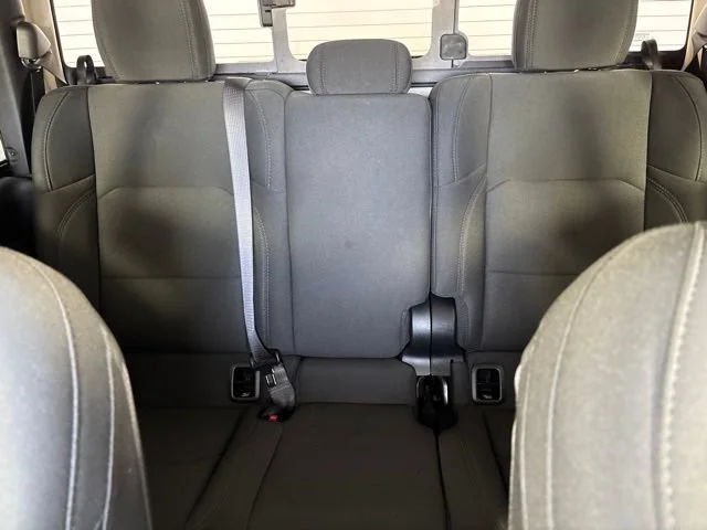 Used 2022 Black Jeep Altitude image 22