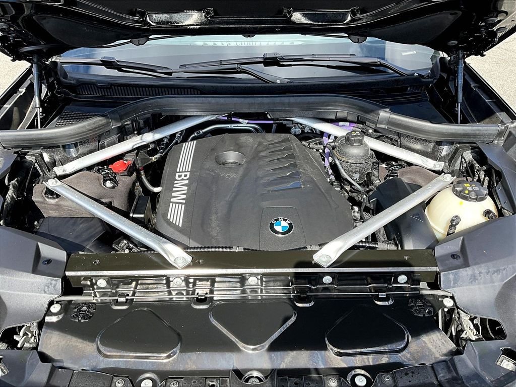 Used 2025 Black BMW xDrive40i image 31