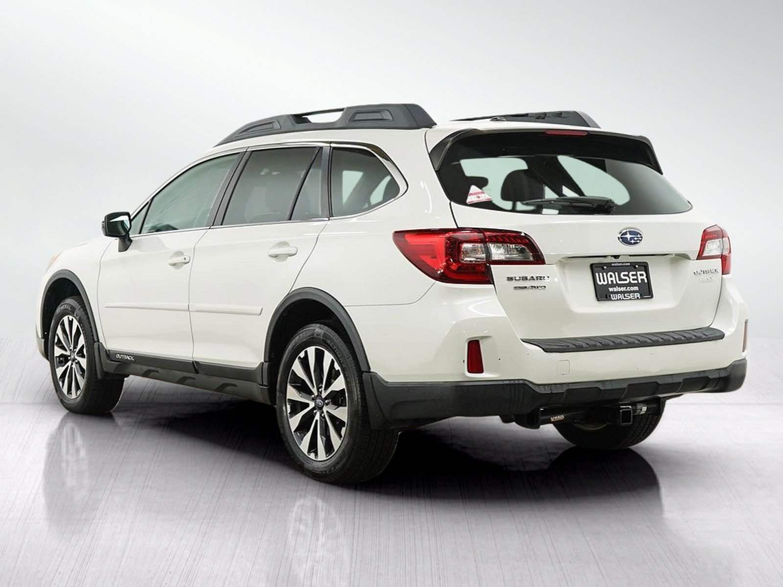 Used 2015 Crystal White Pearl Subaru 2.5i image 3