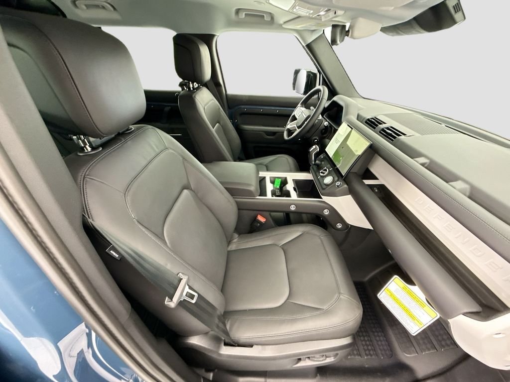New 2026 Tasman Blue LAND ROVER S image 19