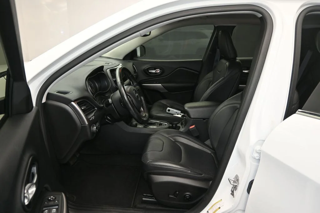 2021 Jeep Cherokee Latitude Lux - Photo 13