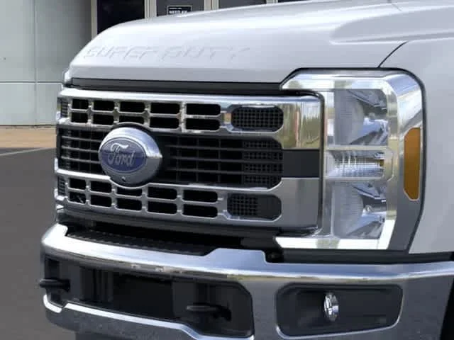 New 2026 Oxford White Ford XLT image 17