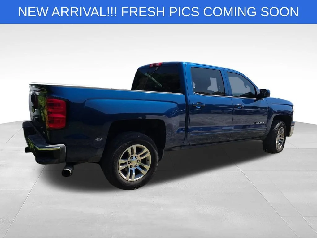 Used 2015 DEEP OCEAN BLUE METALLIC Chevrolet LT image 5