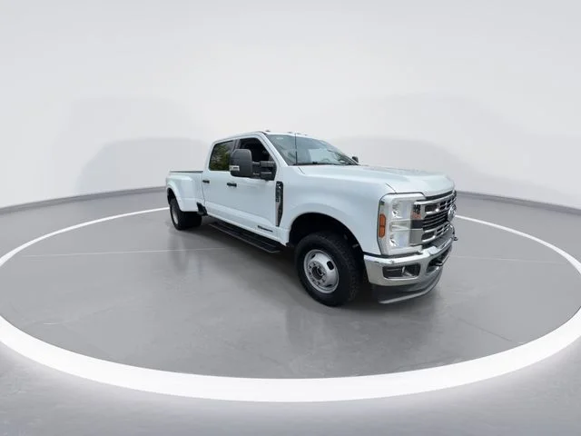 Used 2026 White Ford XLT image 2