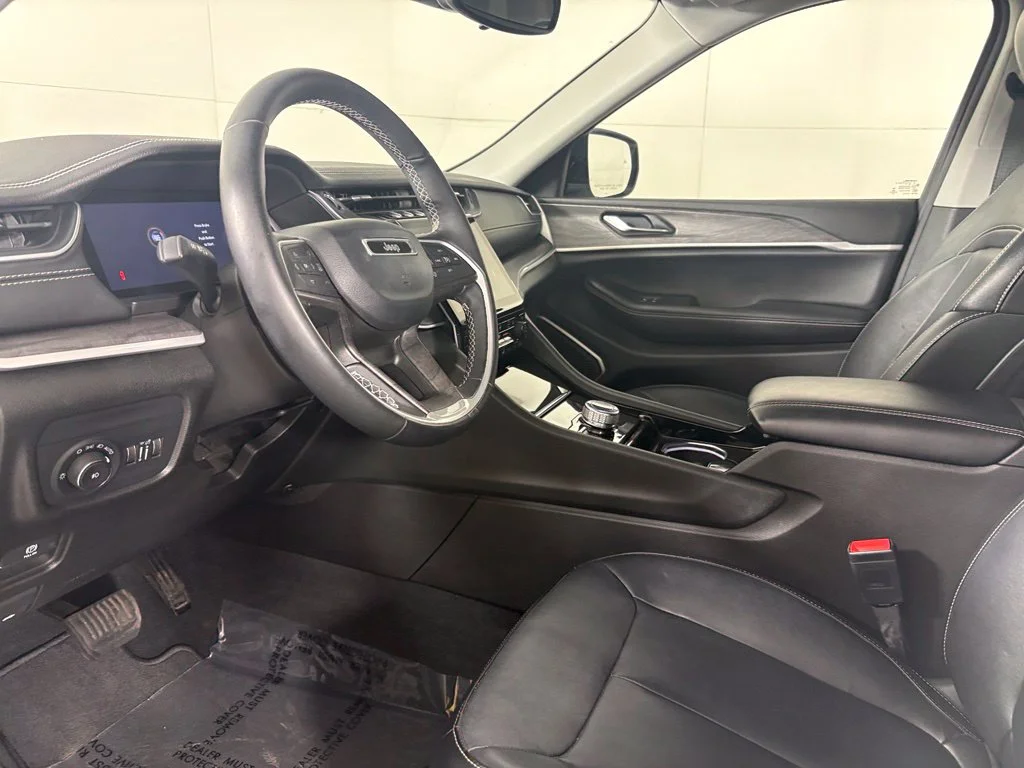 Used 2022 White Jeep Limited image 23