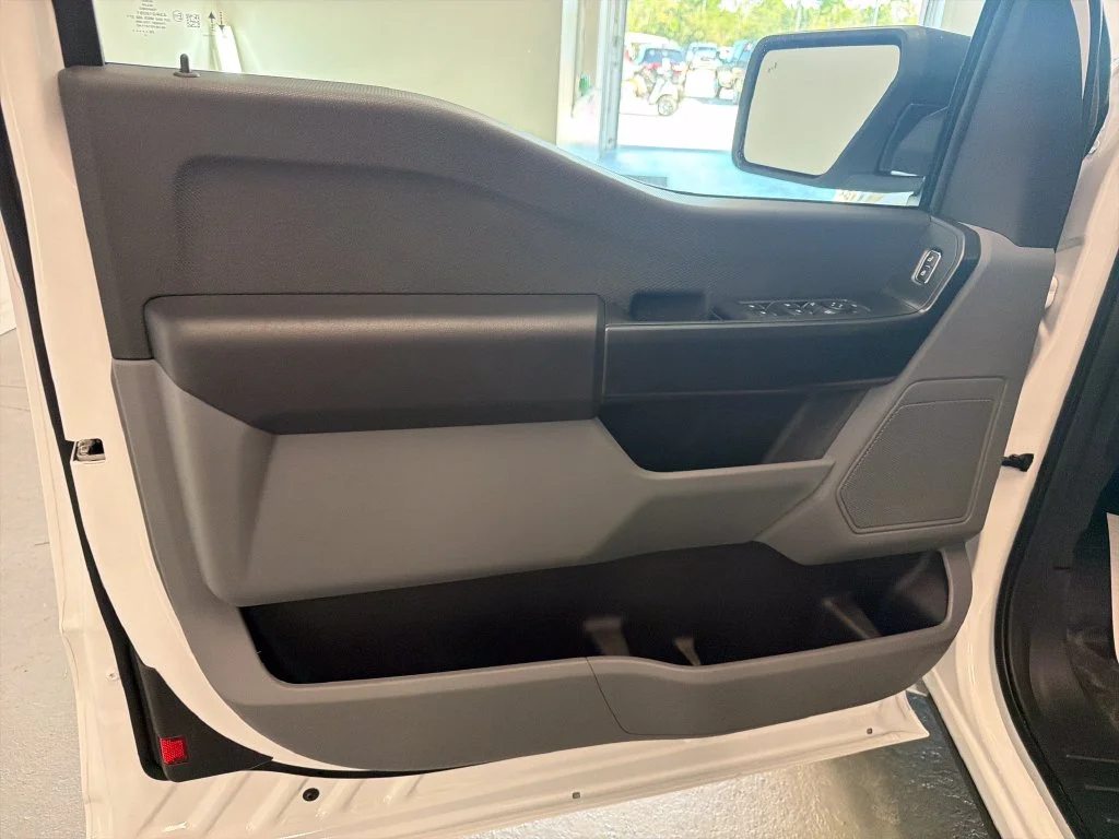 New 2026 Oxford White Ford XL image 13