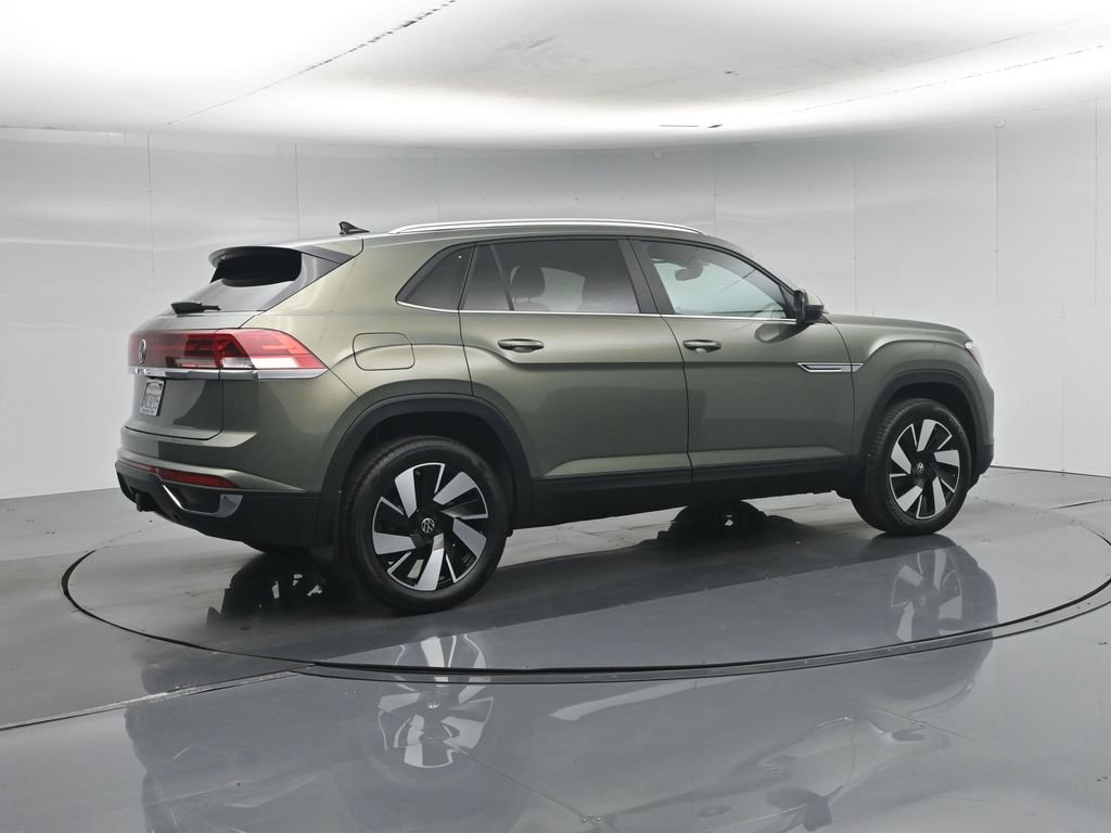 Used 2026 Green Volkswagen SE w/Technology image 29