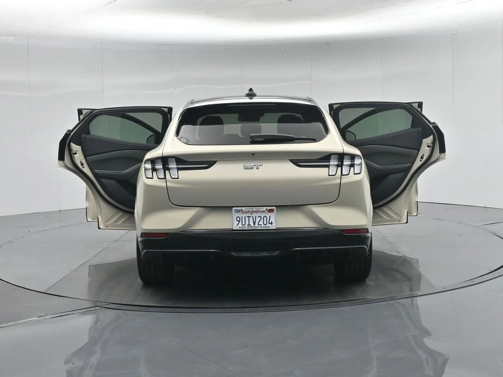 Used 2025 Beige Ford GT image 33