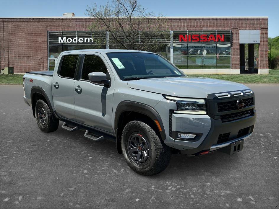 Used 2025 Boulder Gray Pearl Nissan PRO-4X image 5