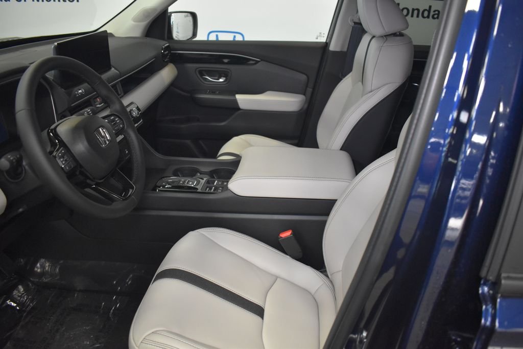 New 2026 Obsidian Blue Pearl Honda RTL image 19