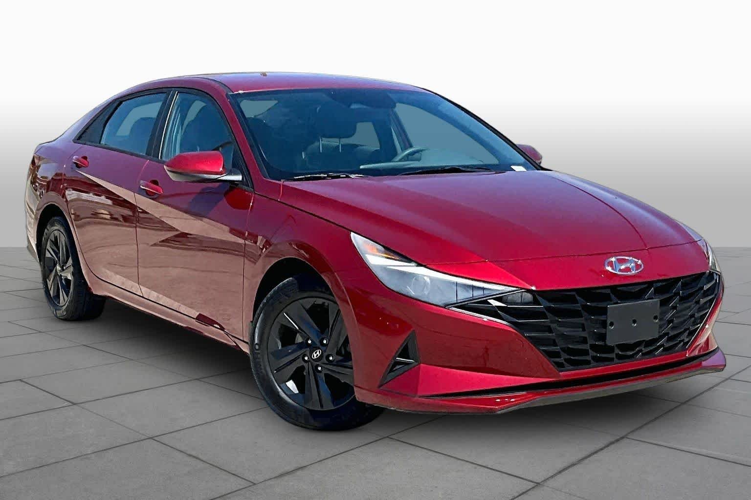 Used 2023 Ultimate Red Hyundai SEL image 3