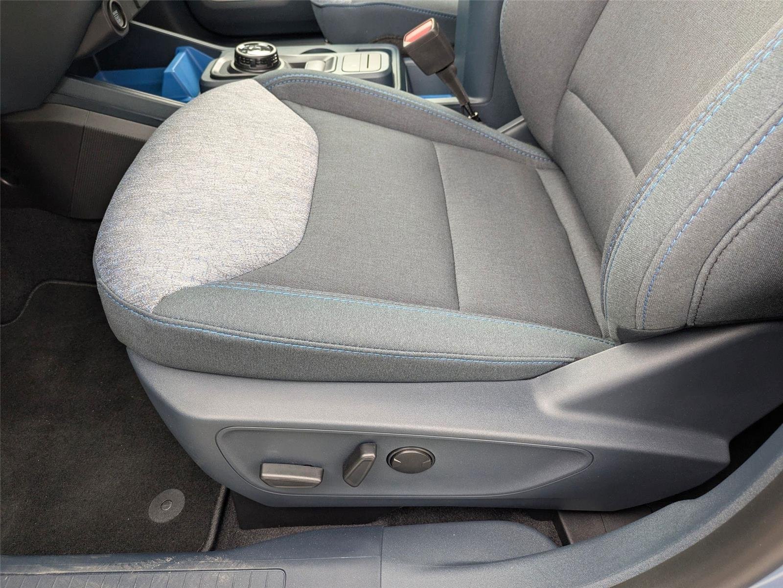 New 2026 Azure Gray Metallic Tri-Coat Ford XLT image 15