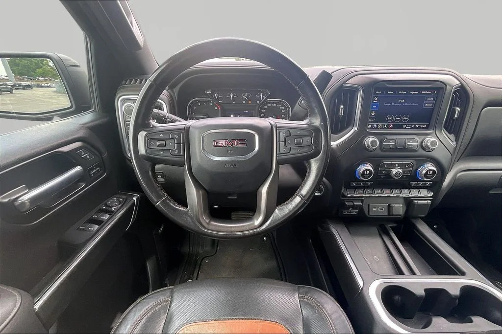Used 2022 Onyx Black GMC AT4 image 10