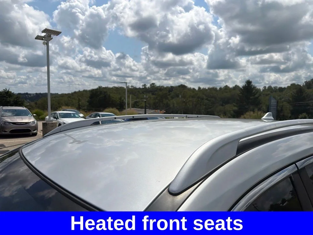 Used 2017 Silver Nissan SL image 16