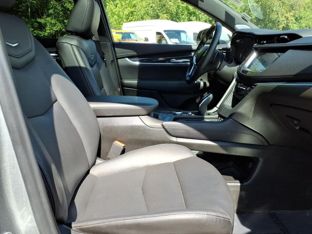 Certified Used 2025 Silver Metallic Cadillac Premium Luxury image 10