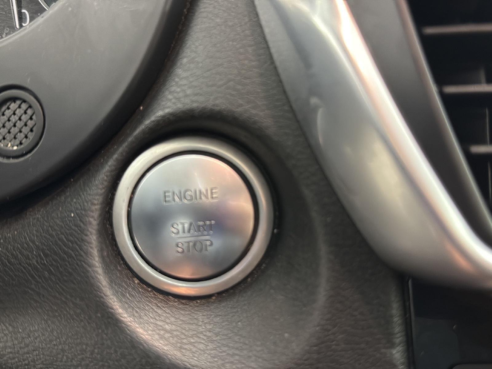 Used 2018 Majestic White INFINITI Premium image 13