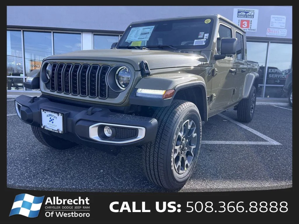 2026 Jeep Gladiator Sahara Auto's photo