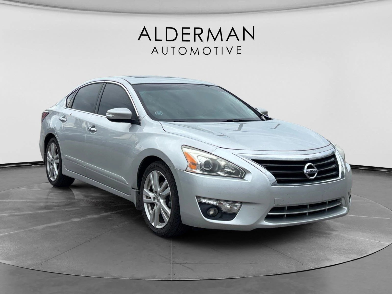 Used 2015 Brilliant Silver Nissan 3.5 SL image 7