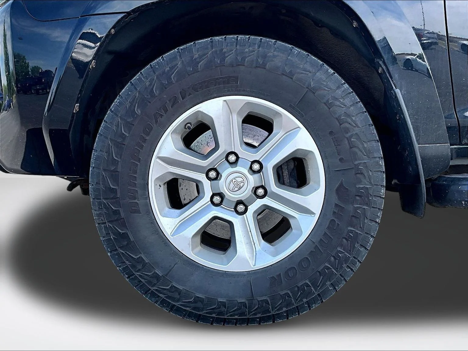 Used 2017 Black Toyota SR5 Premium image 9