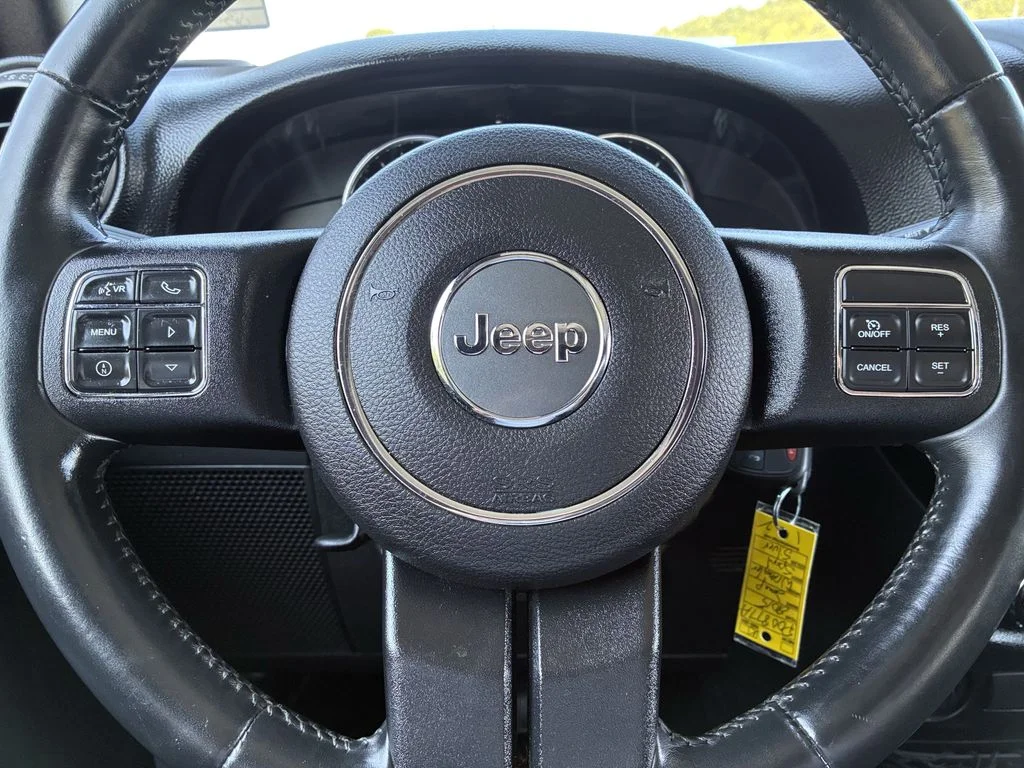 Used 2015 Silver Jeep Unlimited Sport image 29