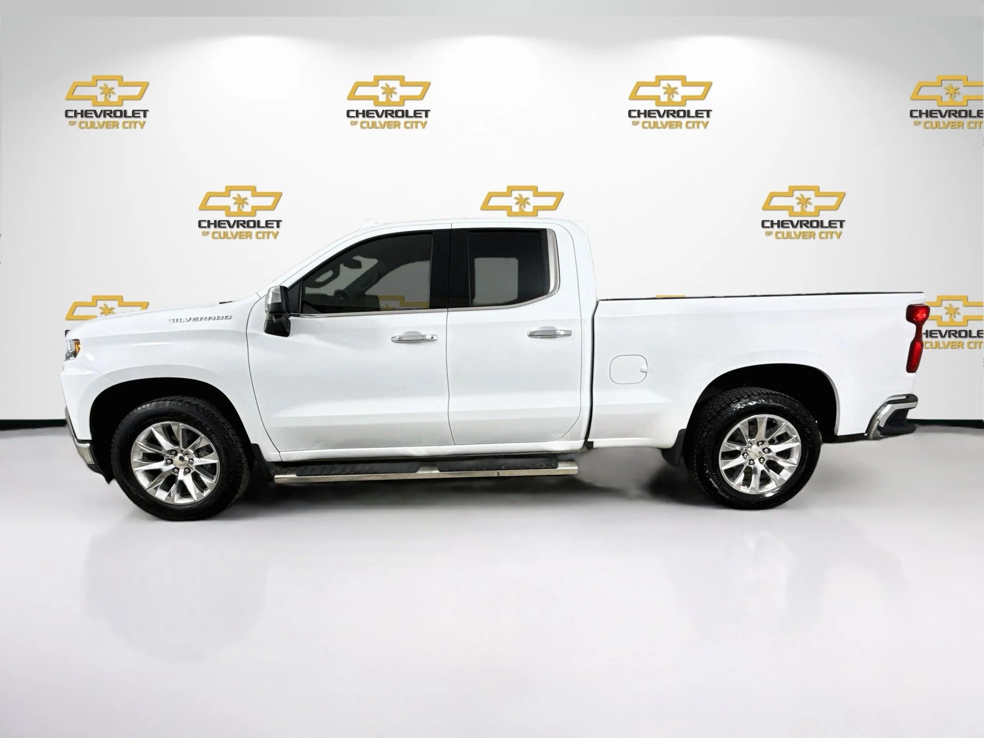 Used 2020 SUMMIT WHITE Chevrolet LTZ image 5