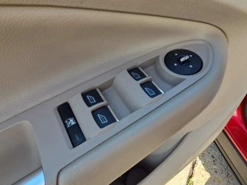 Used 2014 Red Ford SE image 22