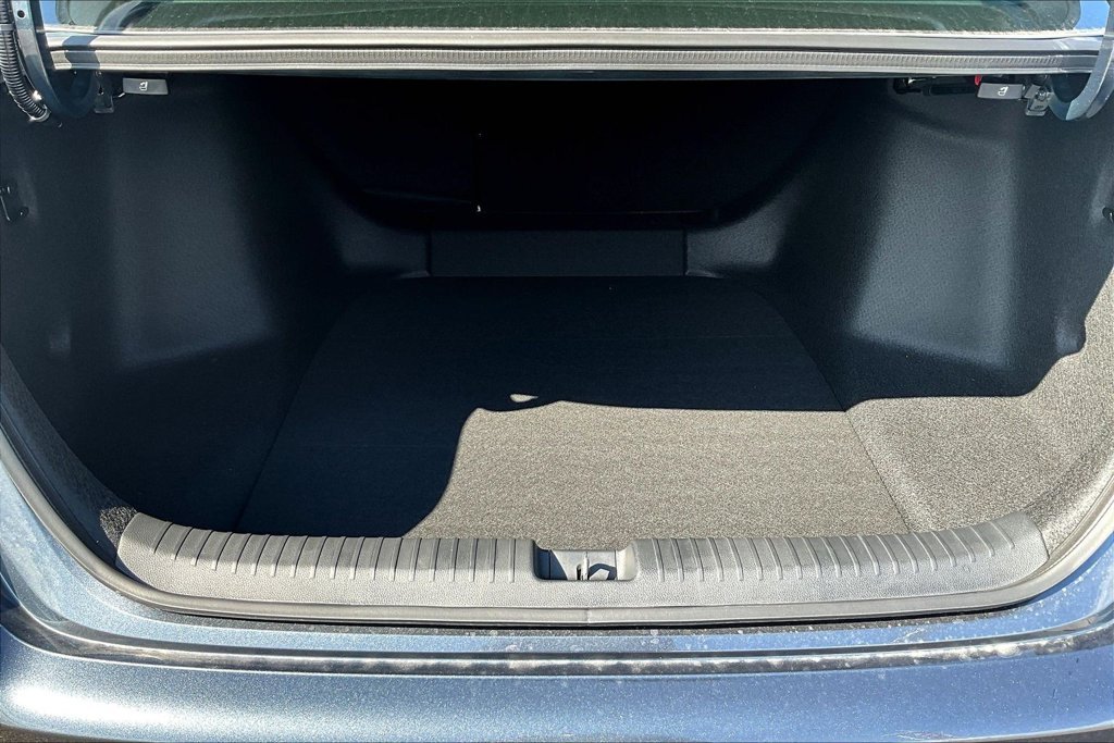 New 2026 Meteorite Gray Metallic Honda SE image 5